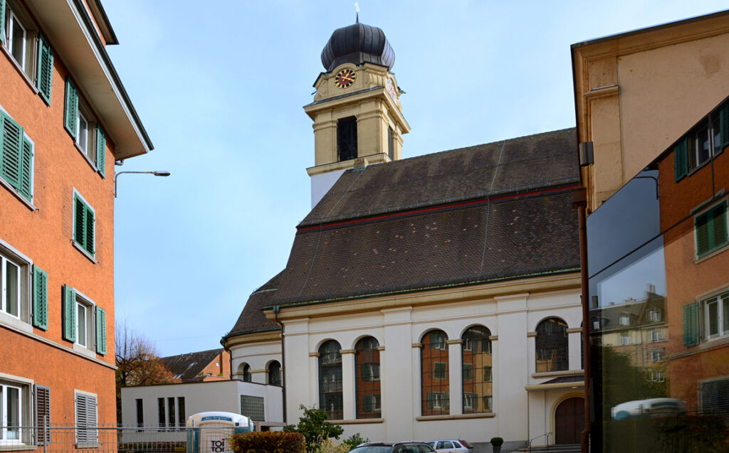 03 Im Hof der Pfarrei St. Josef