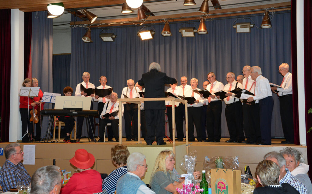 09 Kolpingchor in voller Aktion