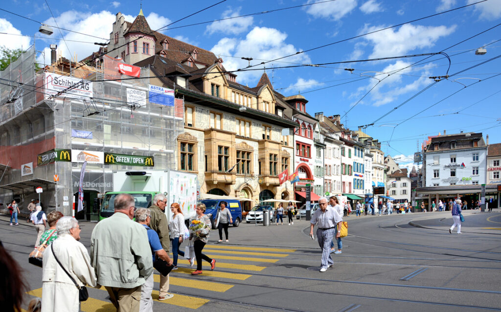 10 am Barfüsserplatz