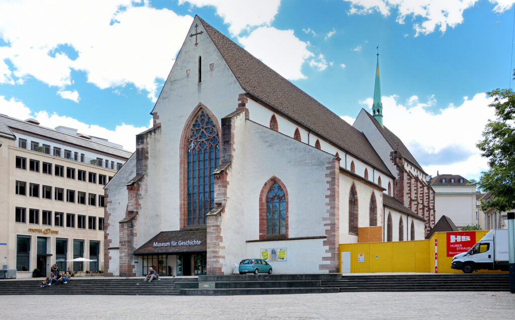 11 Ehemalige Kirche, jetzt Museum für Geschichte