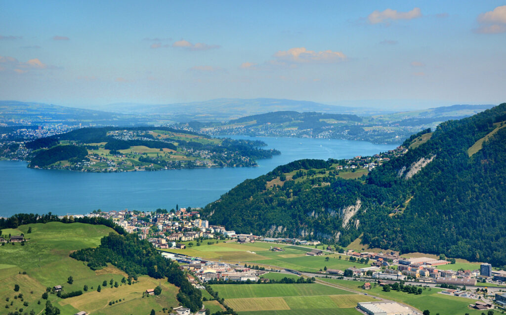 18 Blick nach unten zum Vierwaldstättersee