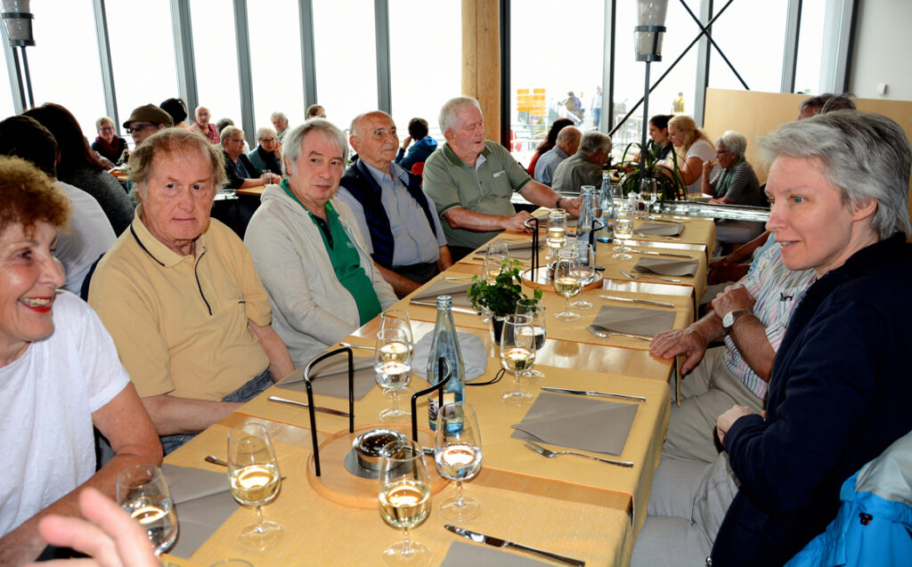 30 Tisch mit Alfredo