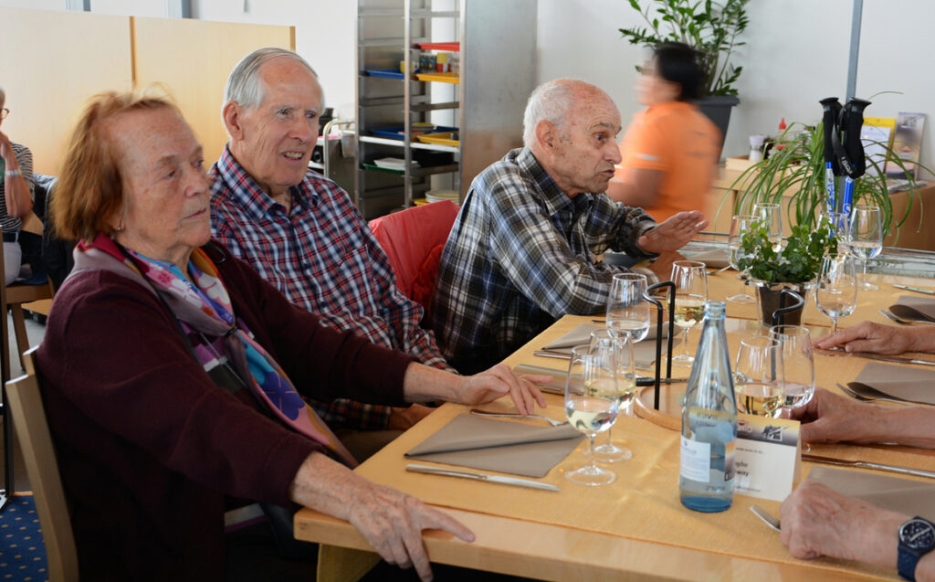 33 Gisela, Gustav und Georges