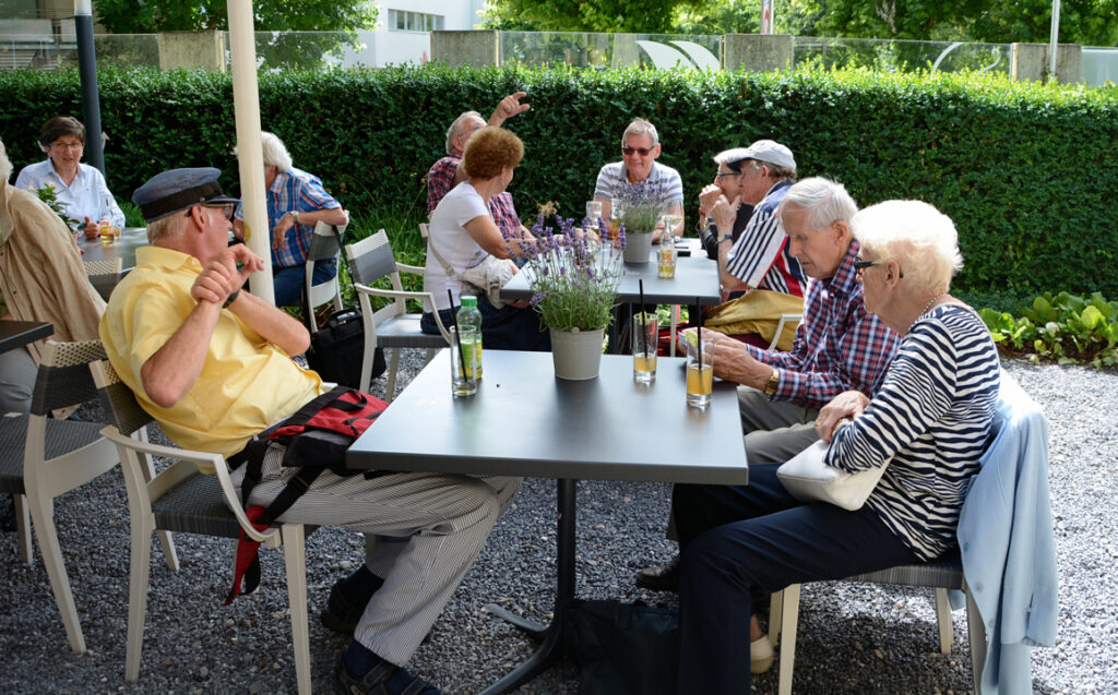 45 Endlich gibt es etwas zu trinken